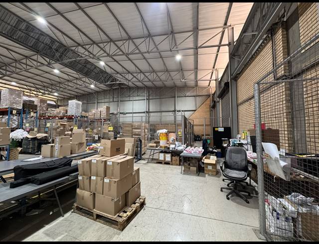 1,600M² WAREHOUSE TO LET IN SPARTAN